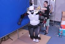 Robot Learns Human Trick for Not Falling Over